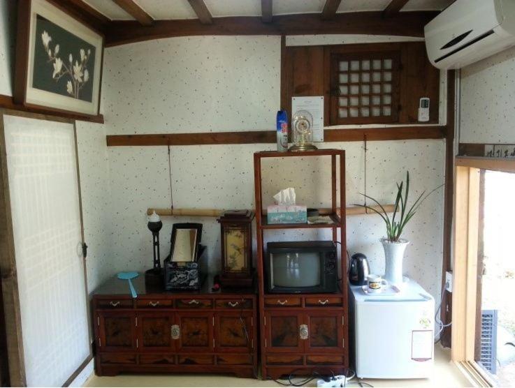 Goseong Choi Pilgan'S Old House Hotel ห้อง รูปภาพ