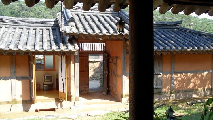 Goseong Choi Pilgan'S Old House Hotel ภายนอก รูปภาพ