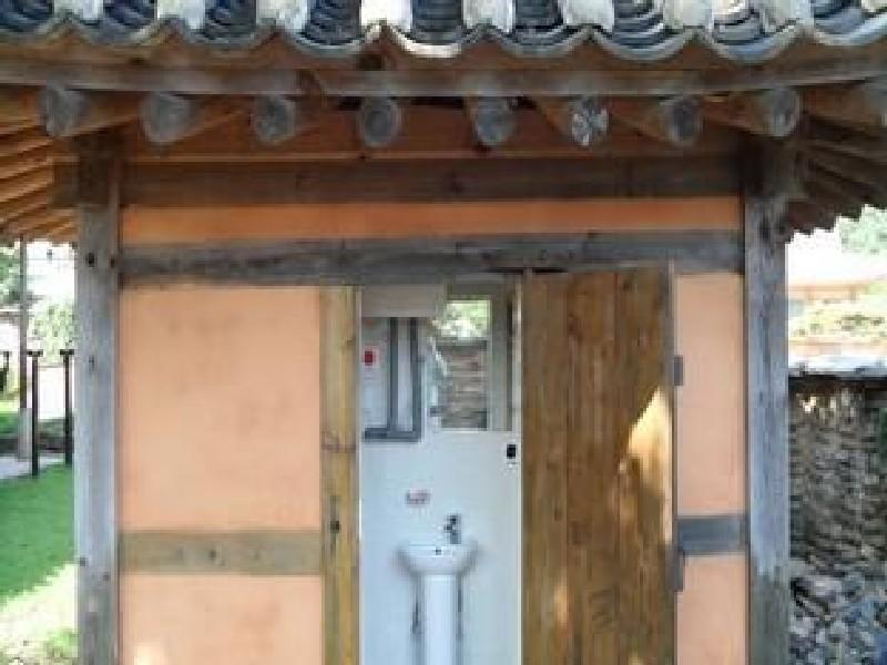 Goseong Choi Pilgan'S Old House Hotel ภายนอก รูปภาพ